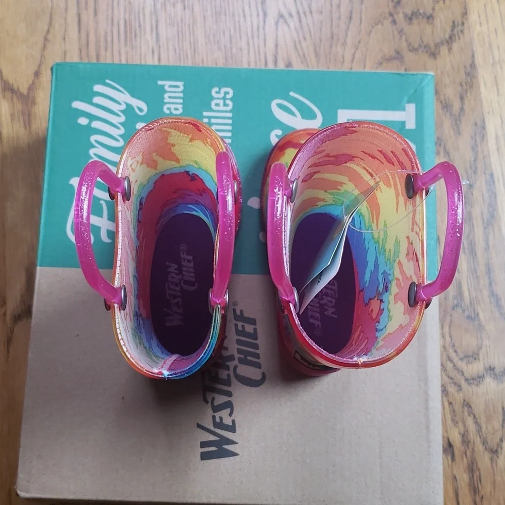 NIB Kids Tie Dye Rain Boot Light Up Western Chief Toddler Size 5